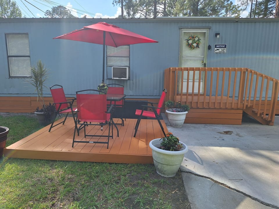 Outdoor dining