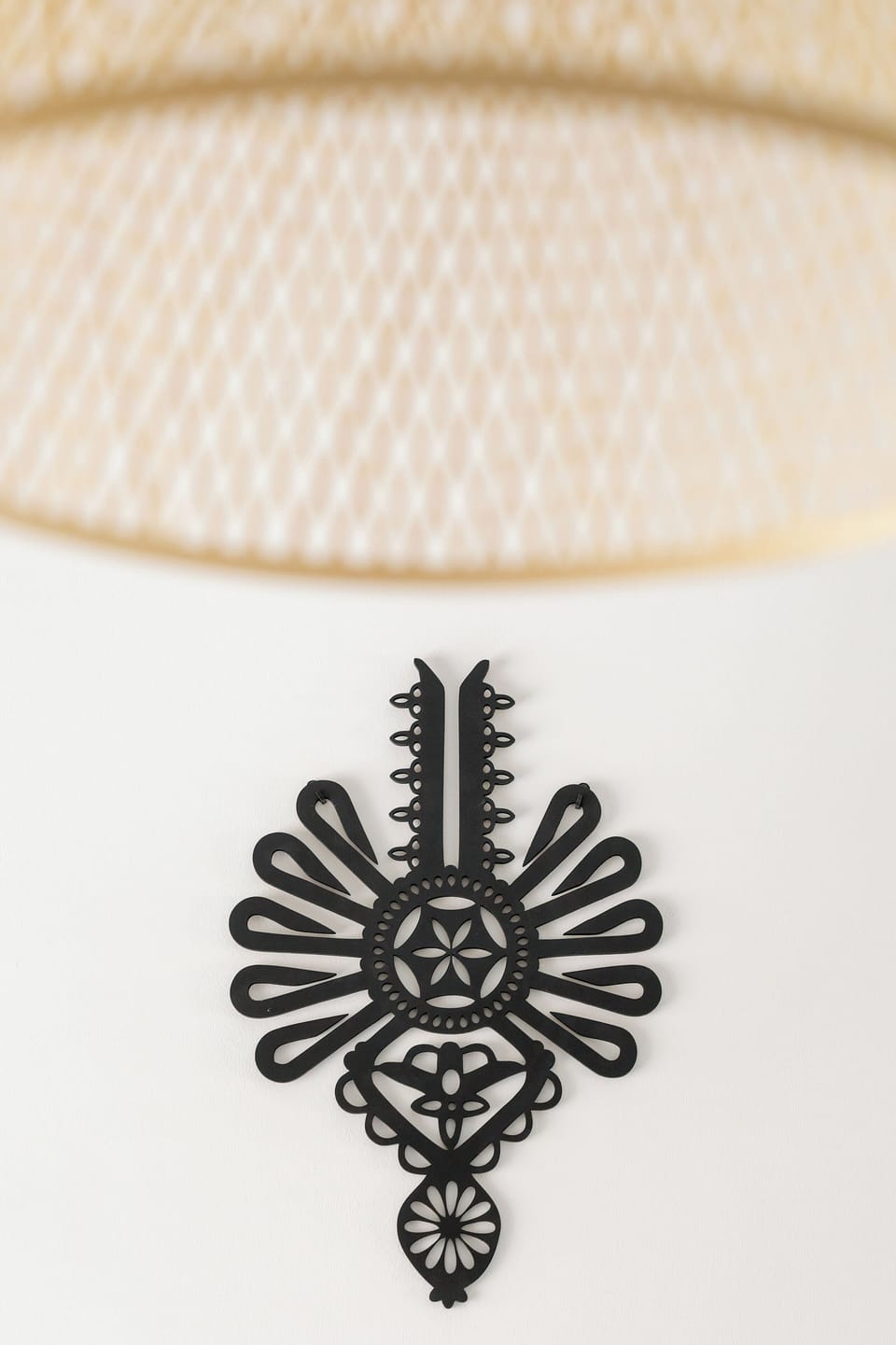 Decorative details in the apartment. 