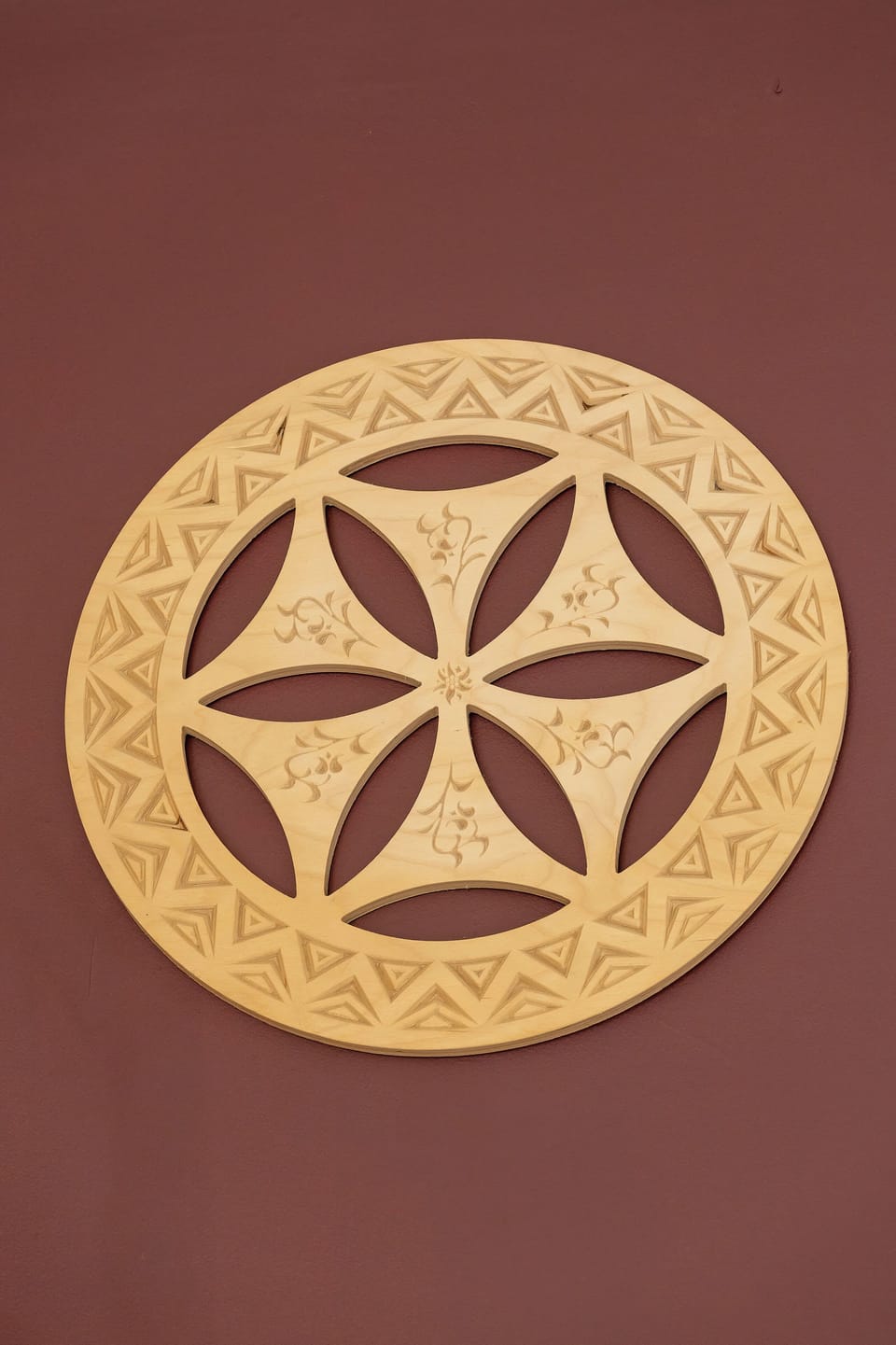 Decorative details in the apartment. 