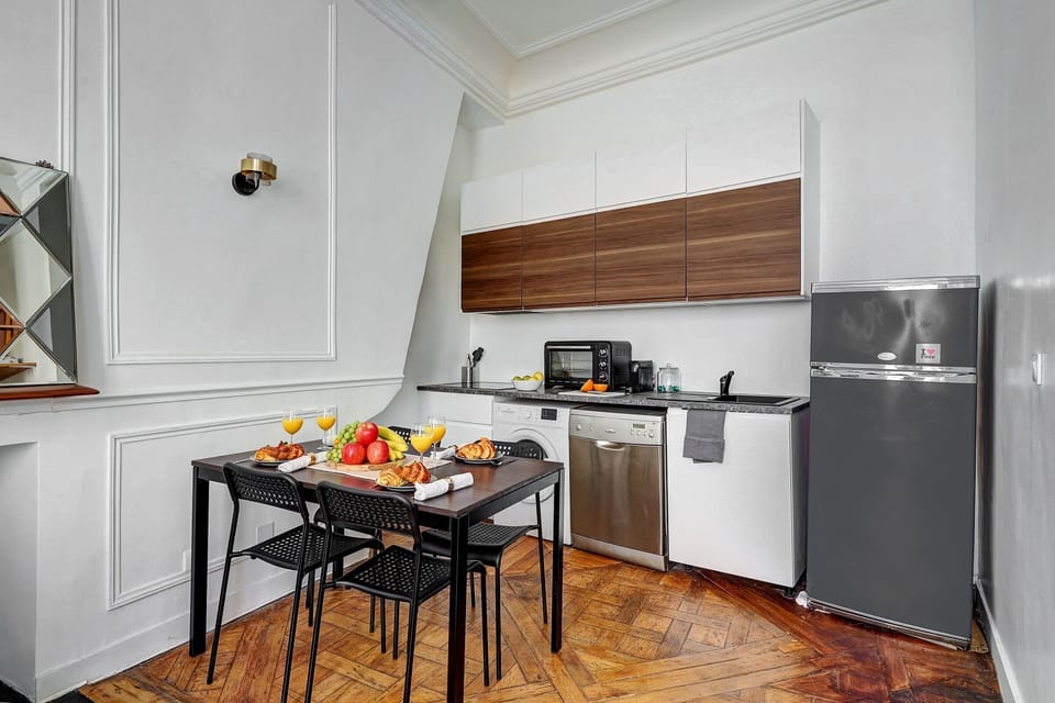 City Apartment, 1 Double Bed with Sofa bed, Non Smoking, Courtyard View | Private kitchen | Espresso maker, coffee/tea maker, electric kettle, toaster