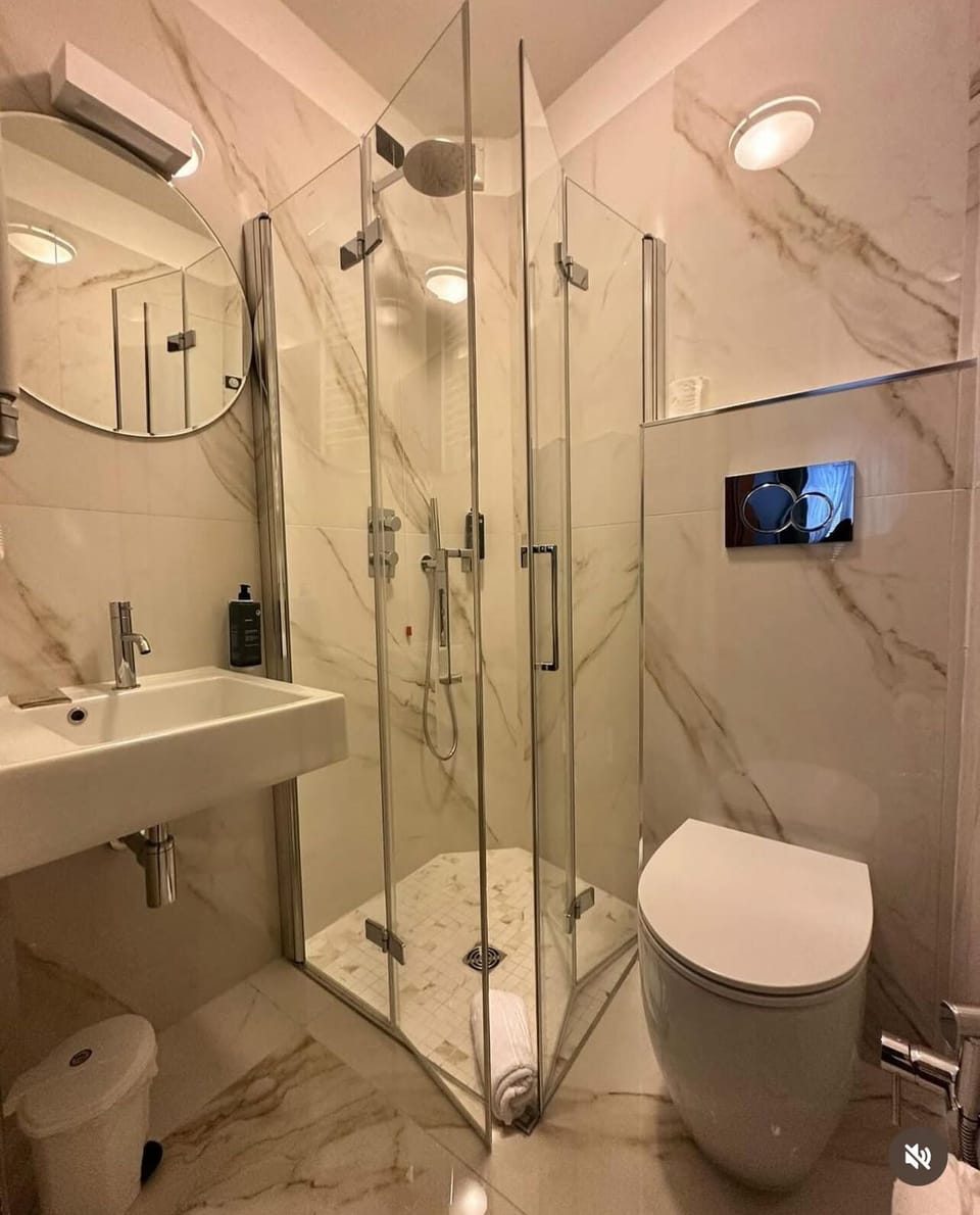 Double or Twin Room | Bathroom | Shower, hair dryer, towels, soap