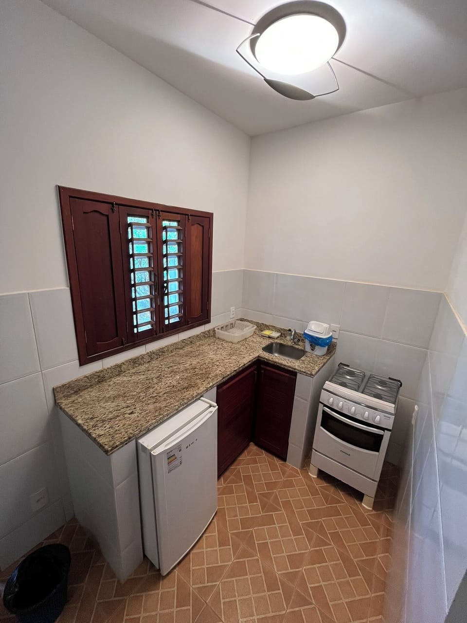 Family Chalet, Garden View | Private kitchen | Highchair