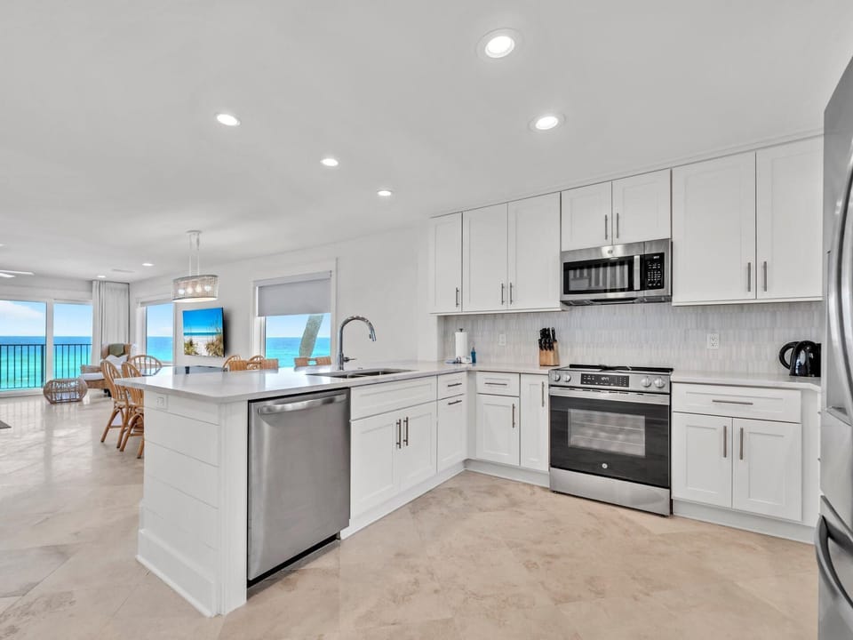 House, Multiple Beds (Blue Mountain Beach Villas 5A) | Private kitchen | Oven, toaster