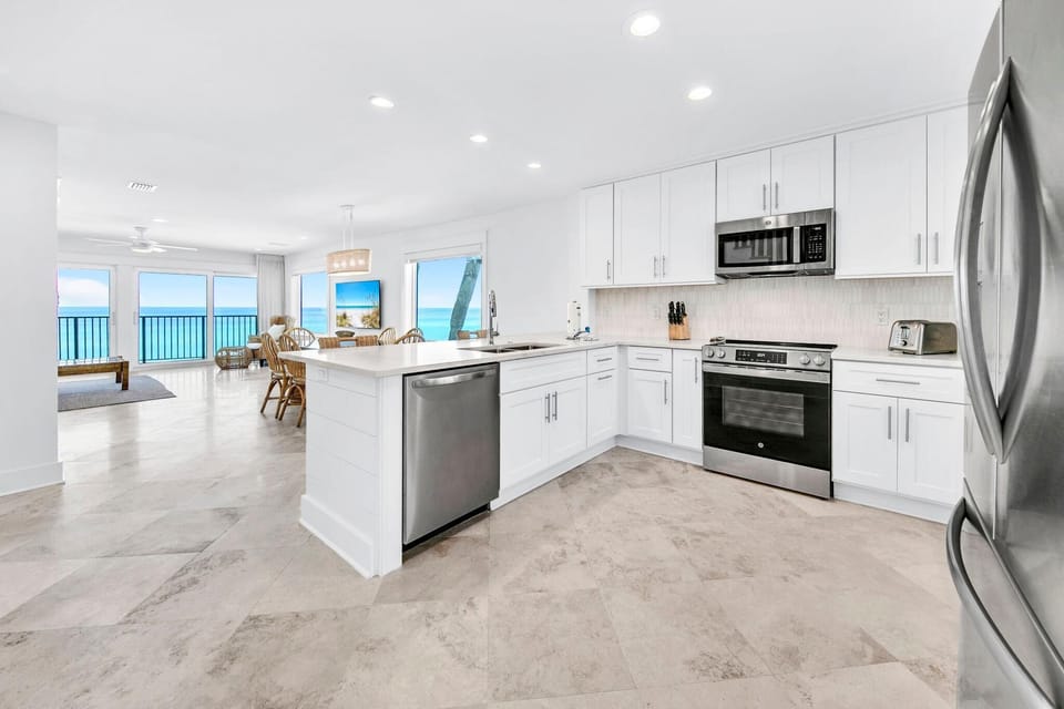 House, Multiple Beds (Blue Mountain Beach Villas 5A) | Private kitchen | Oven, toaster