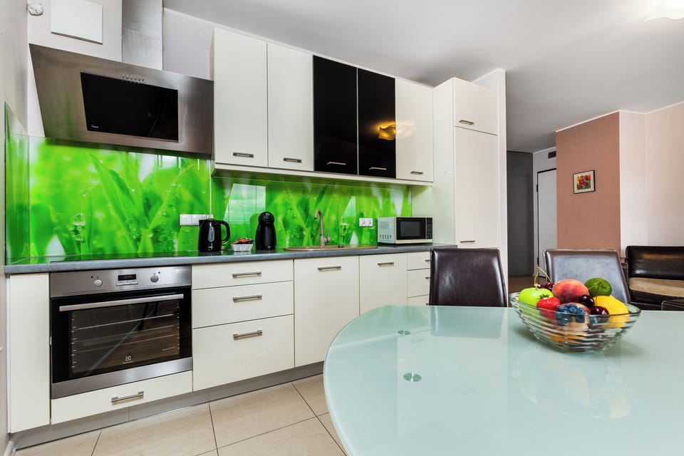 Comfort Apartment, City View | Private kitchen | Electric kettle, toaster