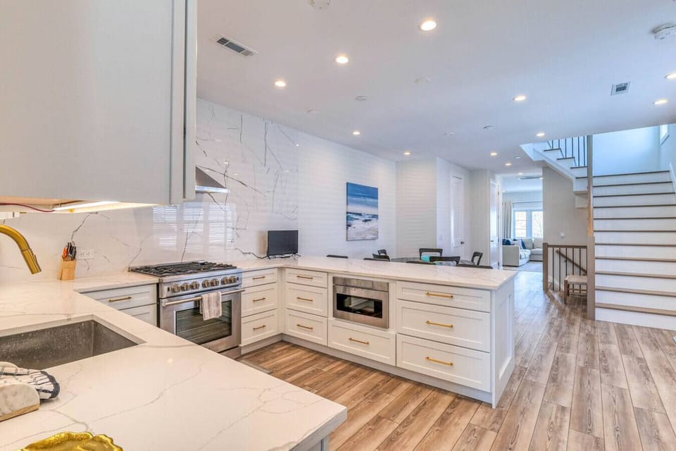 Fully equipped kitchen space