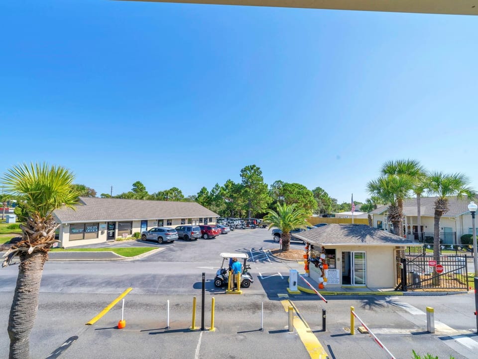 Condo, 1 Queen Bed with Sofa bed (Gulf Highlands 116O) | Parking | Free self parking