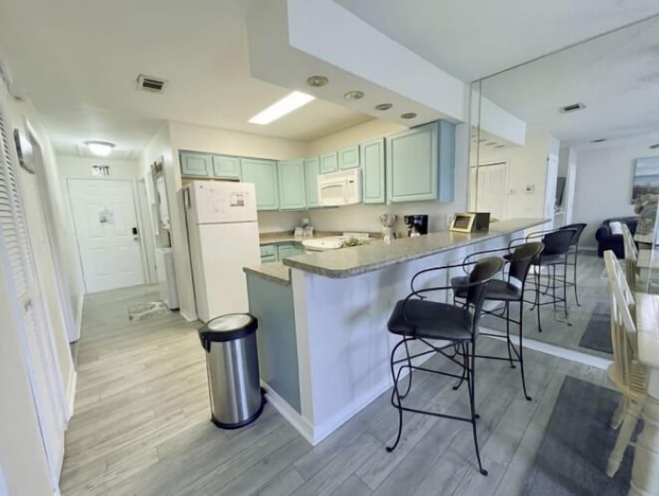 Condo, 1 Queen Bed with Sofa bed (Gulf Highlands 116O) | Private kitchen