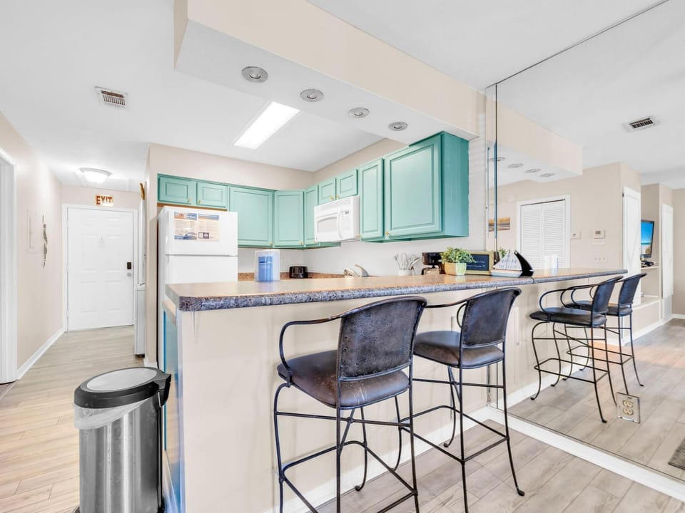 Condo, 1 Queen Bed with Sofa bed (Gulf Highlands 116O) | Private kitchen