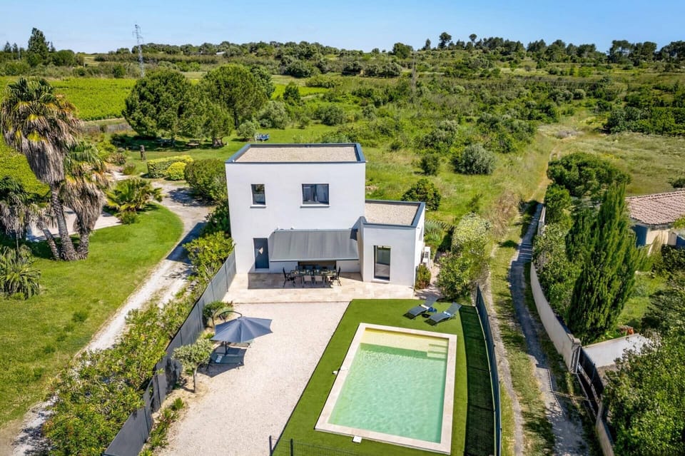 Villa Zephyr image