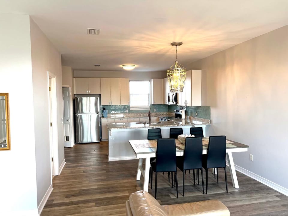 House, Multiple Beds (Coastal Cottage) | Dining