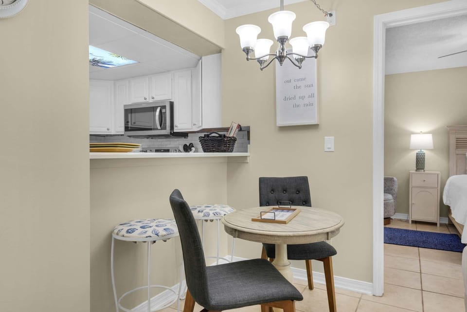 Condo, 1 King Bed with Sofa bed (Sand Dollar W-101) | Dining