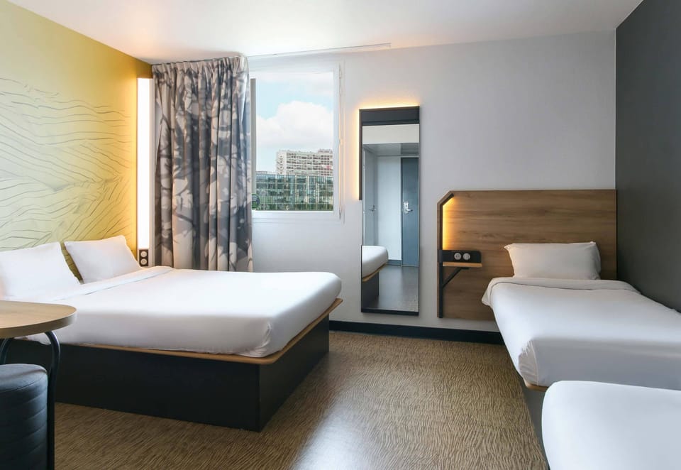Quadruple Room, Non Smoking | Premium bedding, desk, soundproofing, free cribs/infant beds