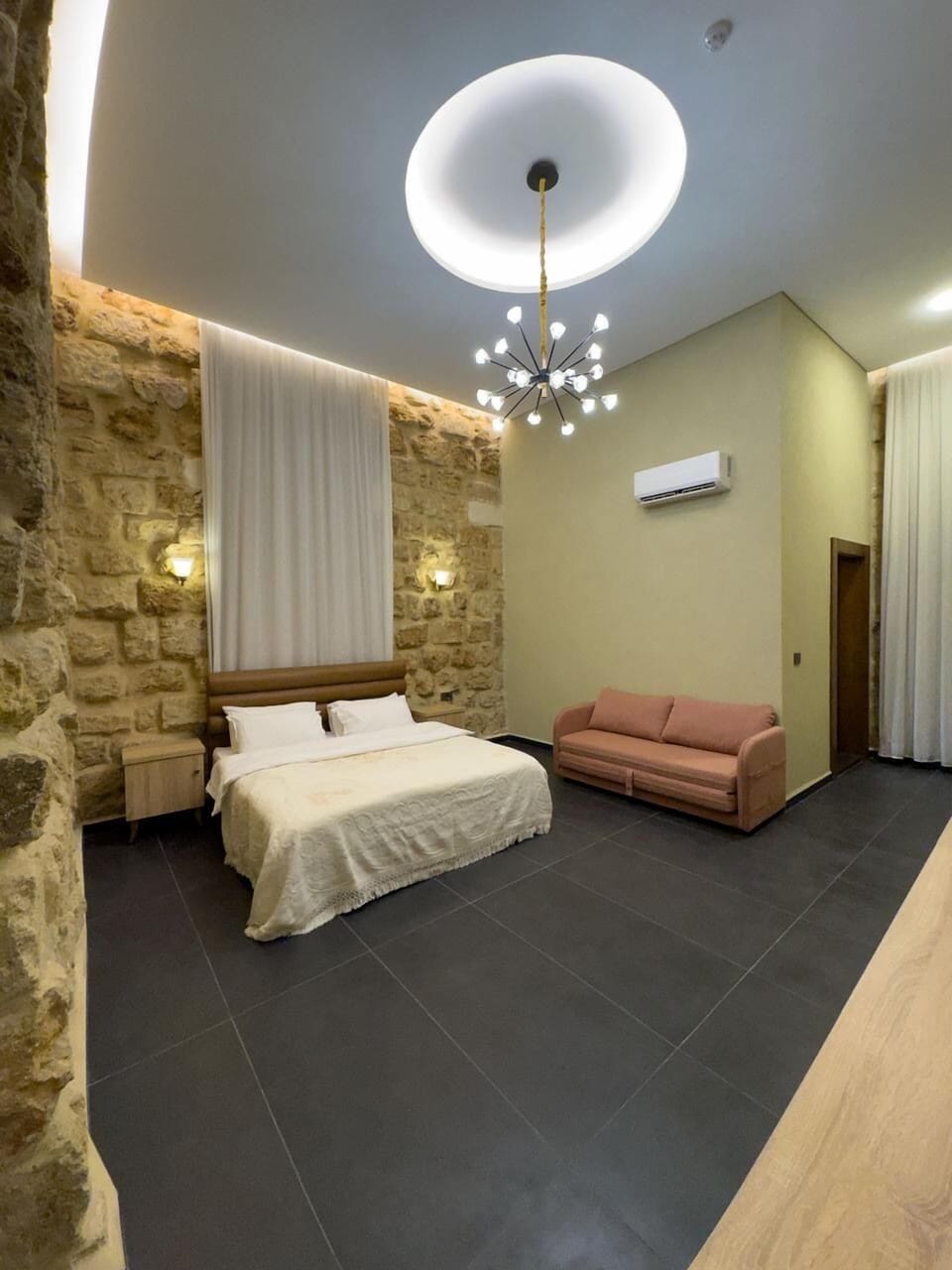 Comfort Room | In-room safe, desk, blackout drapes, iron/ironing board (on request)