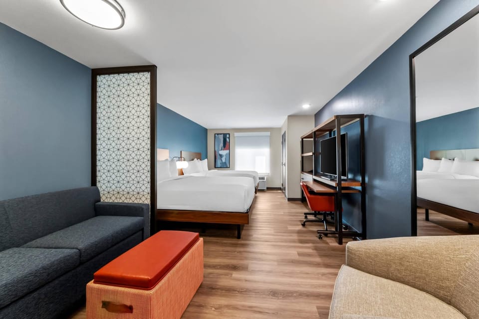 Standard Room, 2 Queen Beds, Non Smoking | Iron/ironing board, free WiFi
