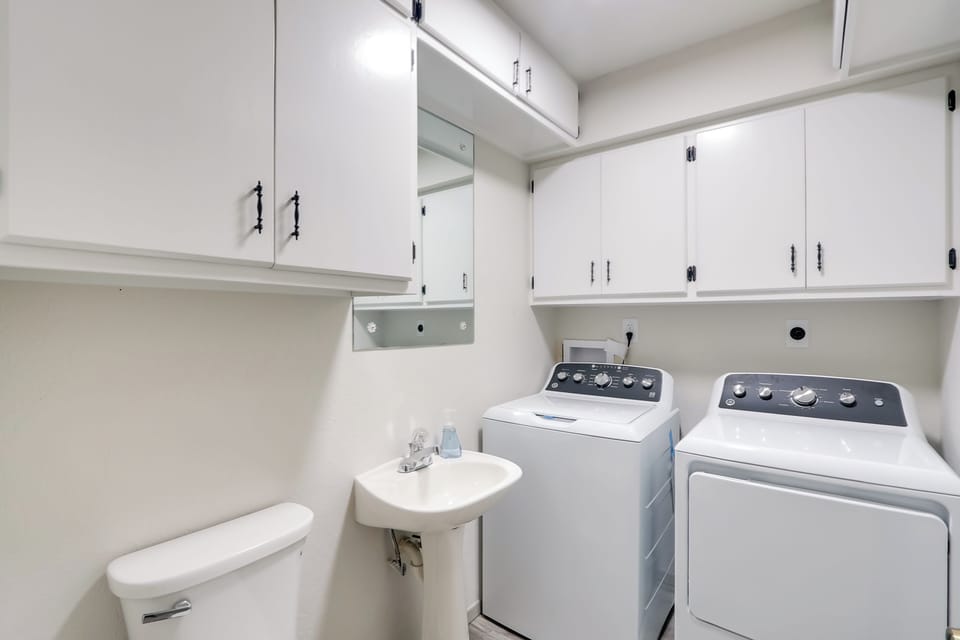 Half Bathroom | 1st Floor