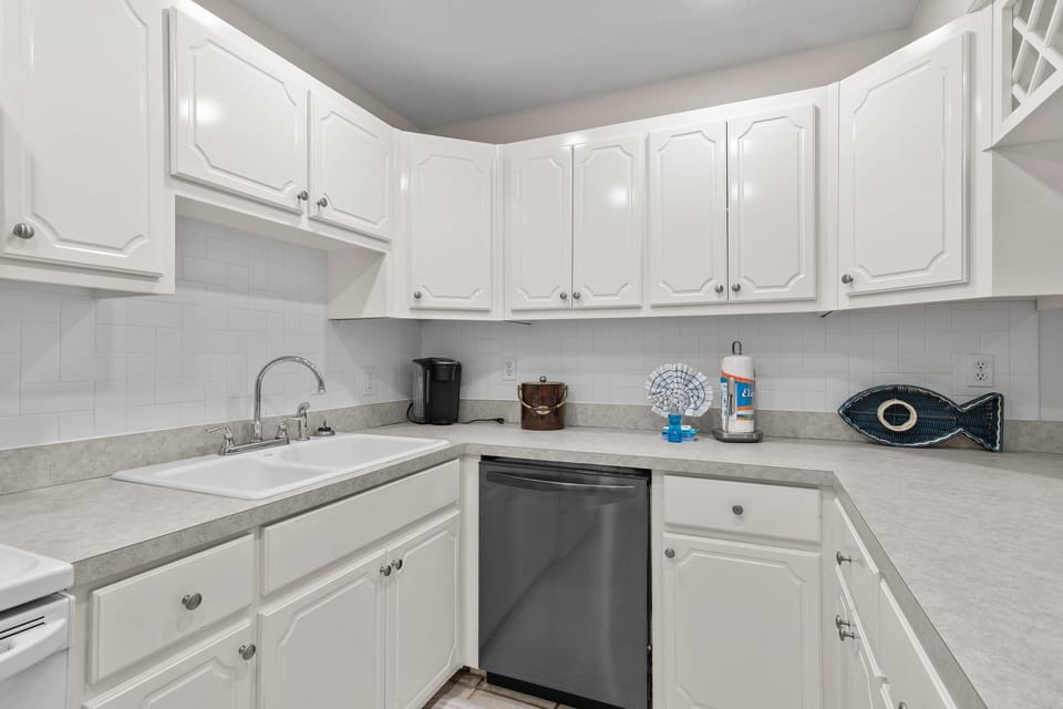 Condo, Multiple Beds (Capri by the Gulf 126) | Private kitchen