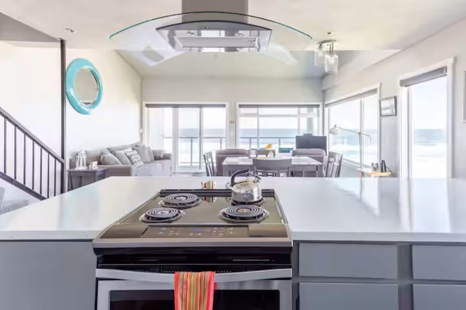 Kitchen stove view 