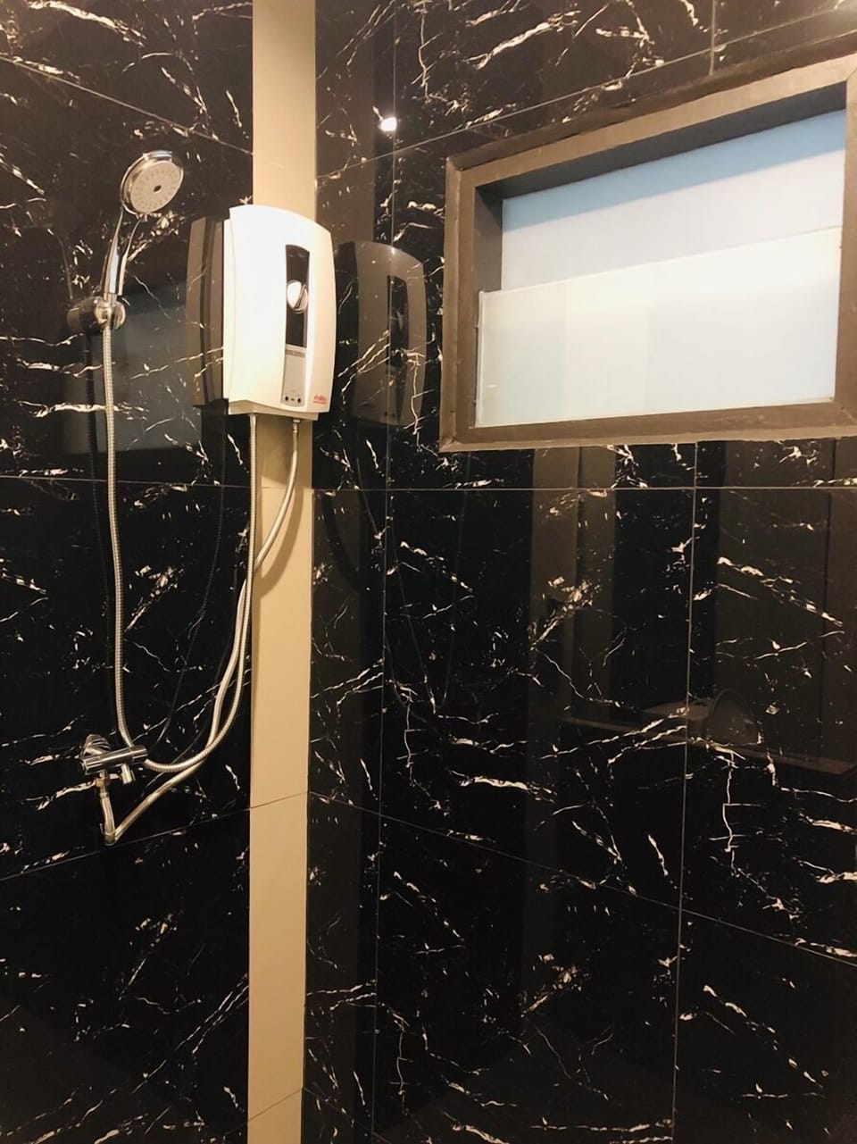 Superior Double Room | Bathroom | Shower, free toiletries, hair dryer, towels