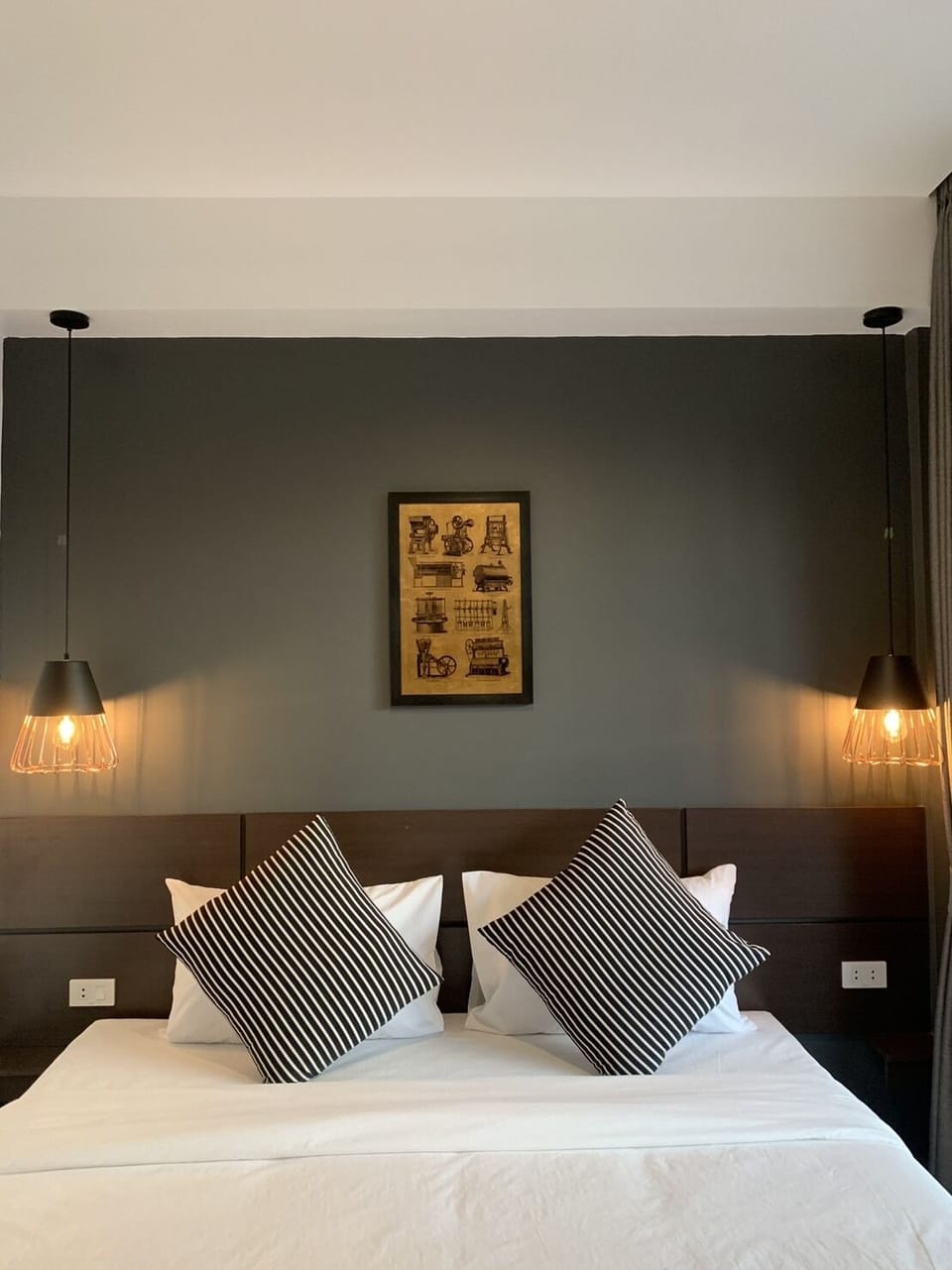  Deluxe Double Room | Minibar (some free items), in-room safe, desk, blackout drapes