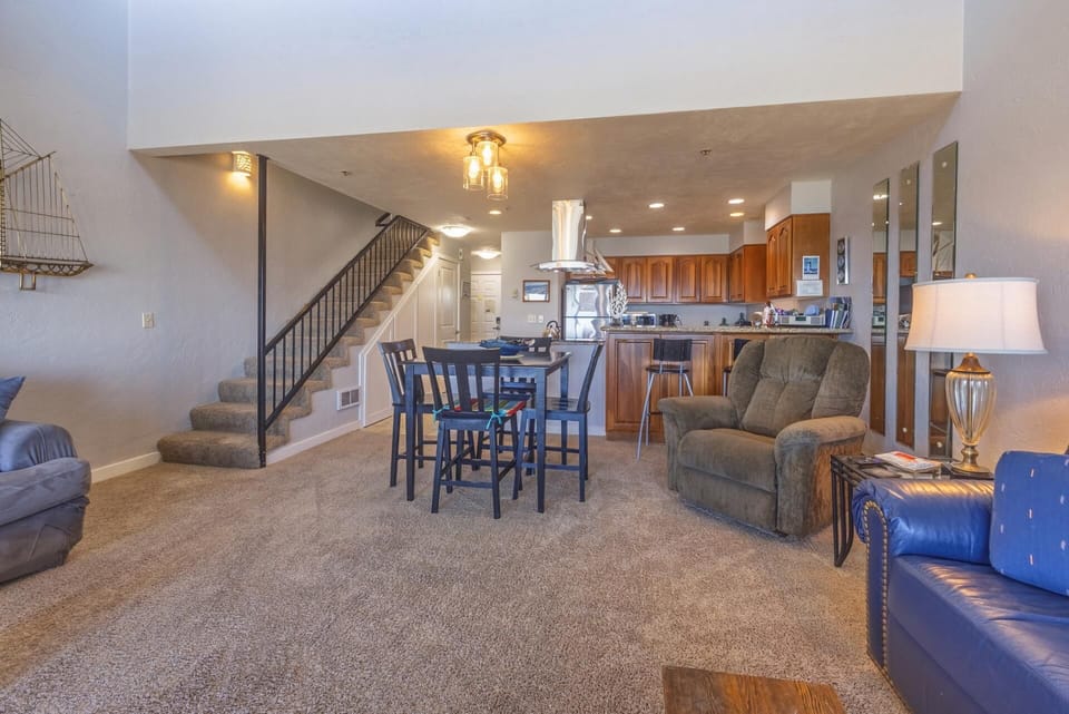 Front living room 