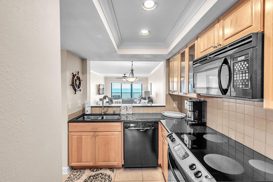 Condo, Multiple Beds (Land's End 11-306 Beach Front - Premi) | Private kitchen | Oven, toaster