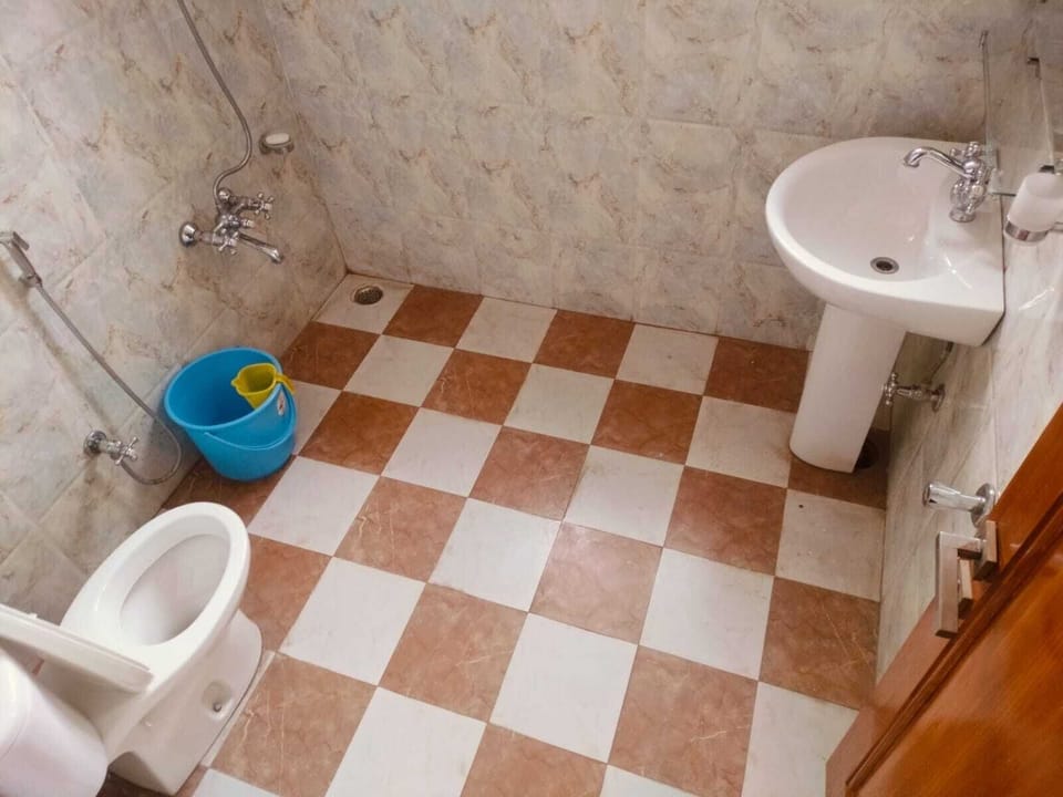 Room, Balcony, Mountain View | Bathroom | Free toiletries, slippers, soap, toilet paper