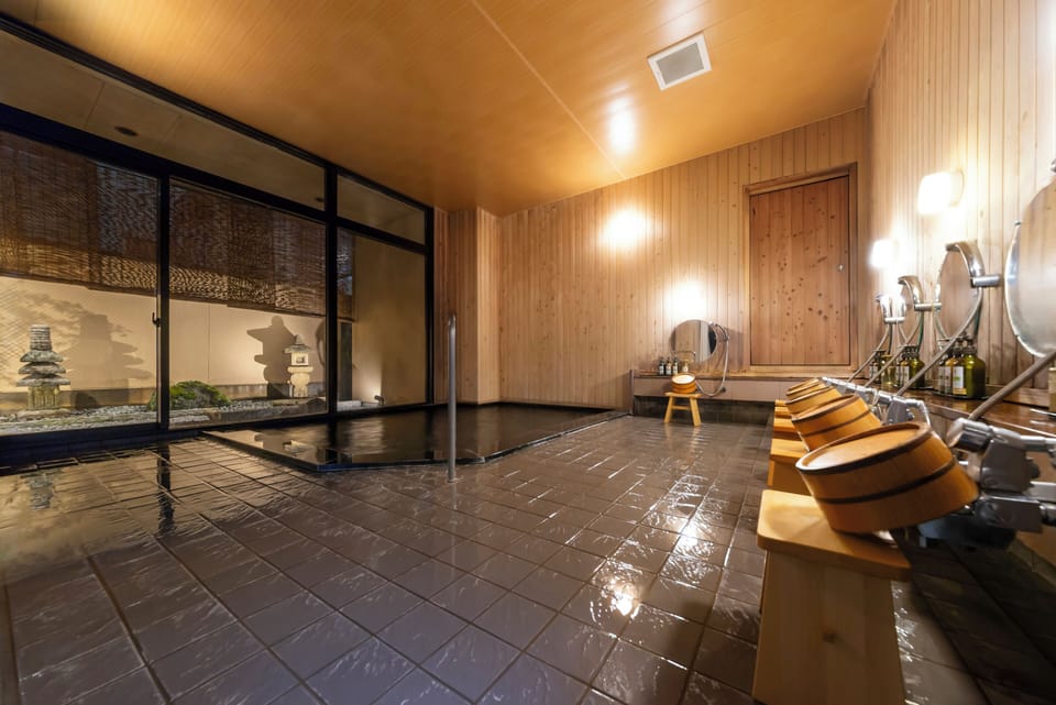 Indoor spa tub