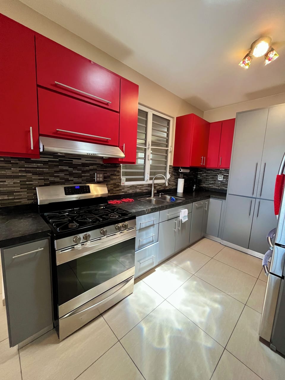 Family House, Ocean View | Private kitchen