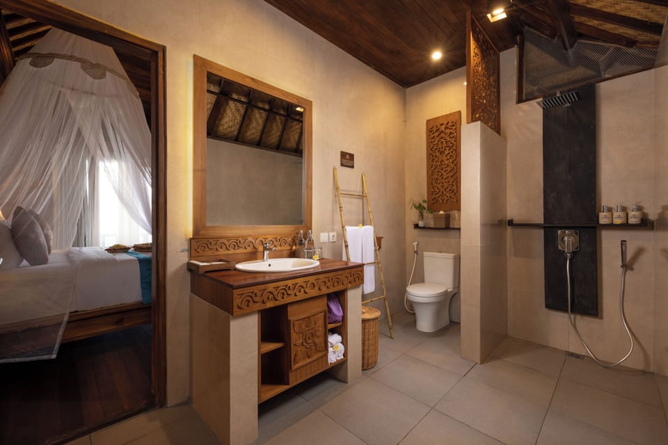 Shower, free toiletries, hair dryer, slippers
