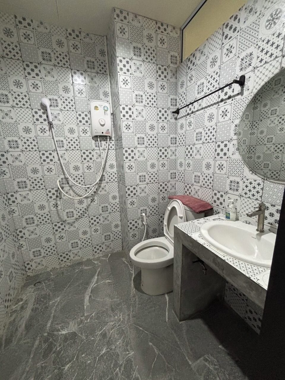 Standard Double Room | Bathroom