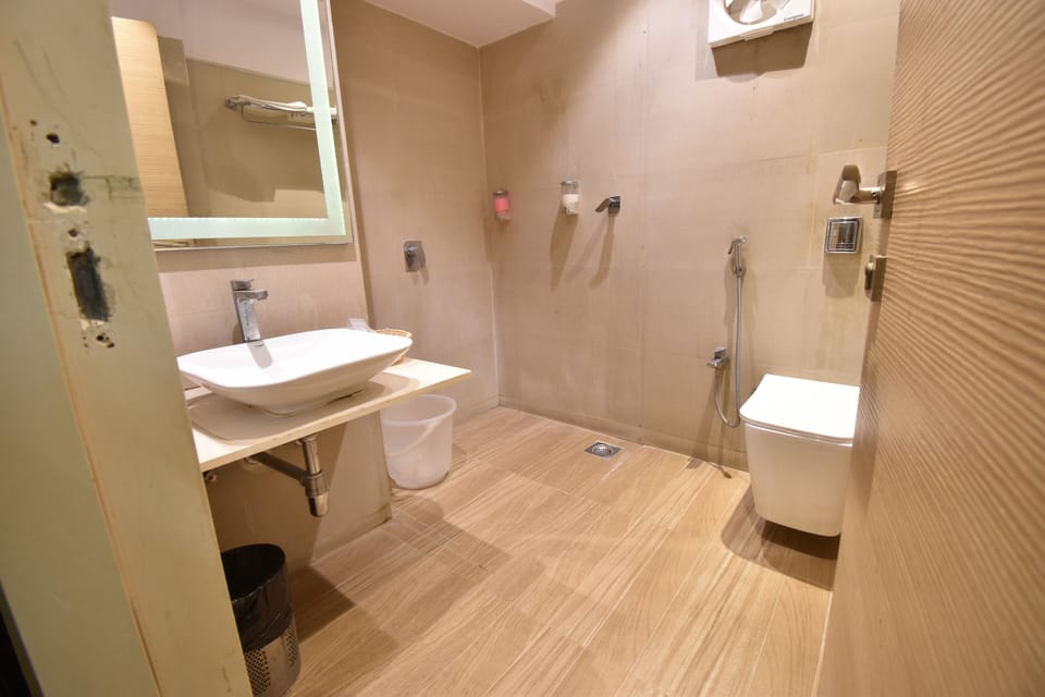 Sea View Room | In-room safe, soundproofing, iron/ironing board, free WiFi