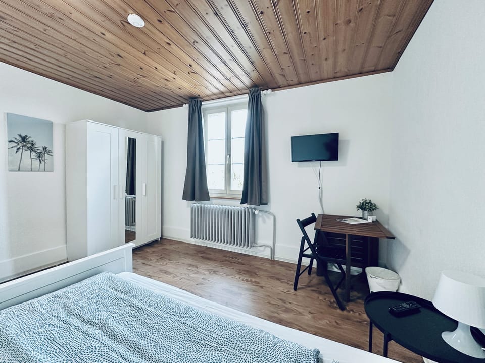 Einzelzimmer mit Allgemeinbad | Free WiFi