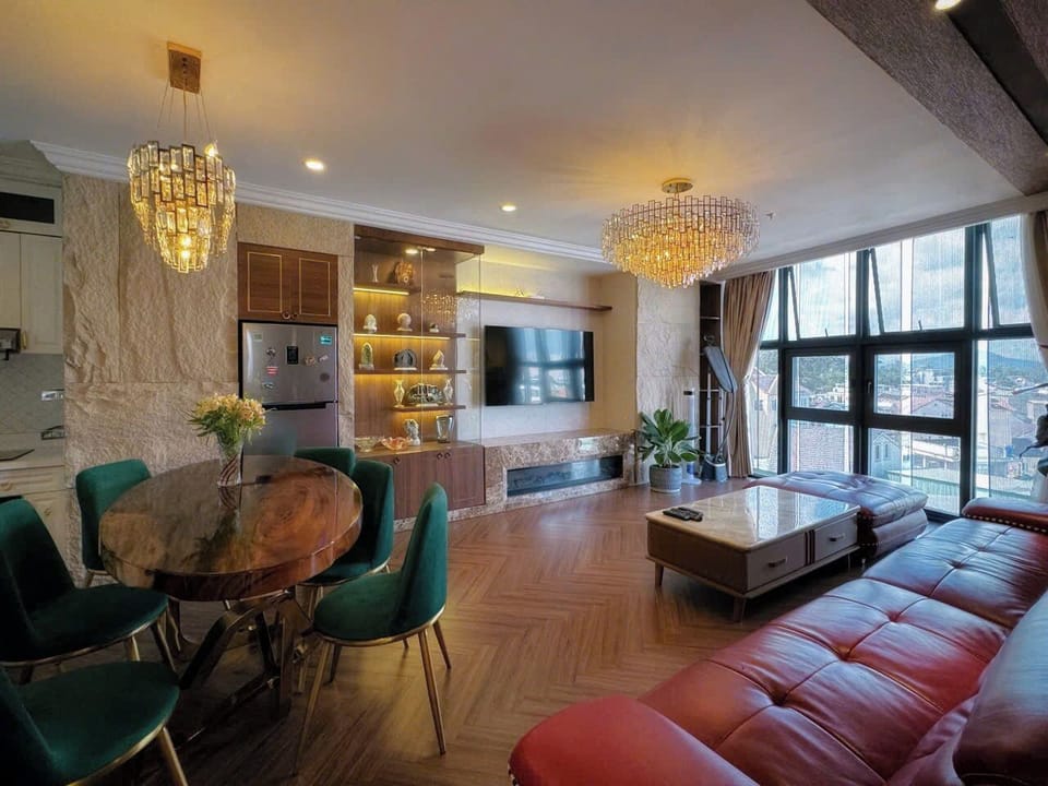 Luxury Apartment, 3 Bedrooms, City View | Living area | TV