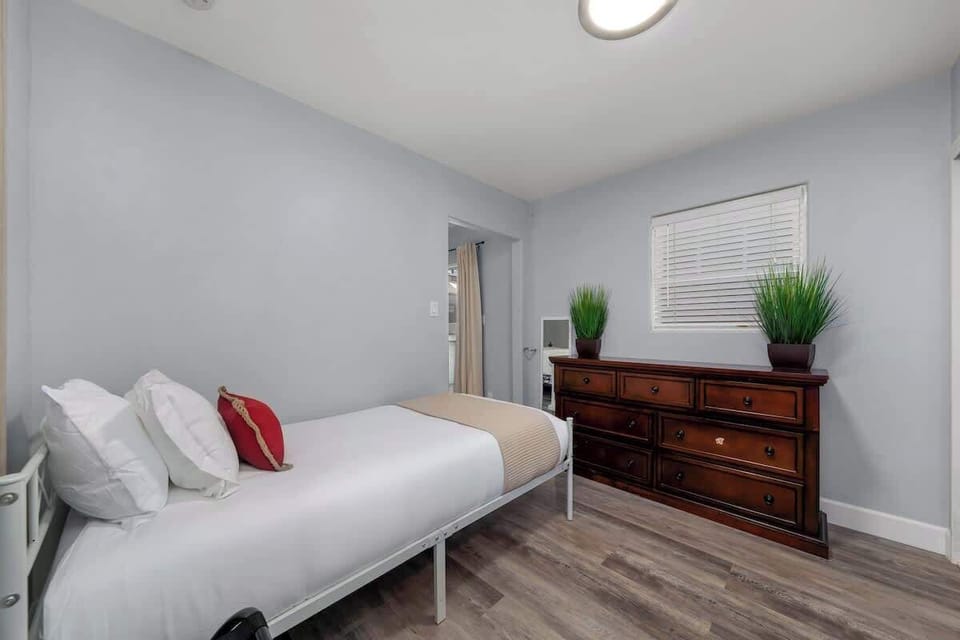 Twin bed w/ privacy wall located in primary