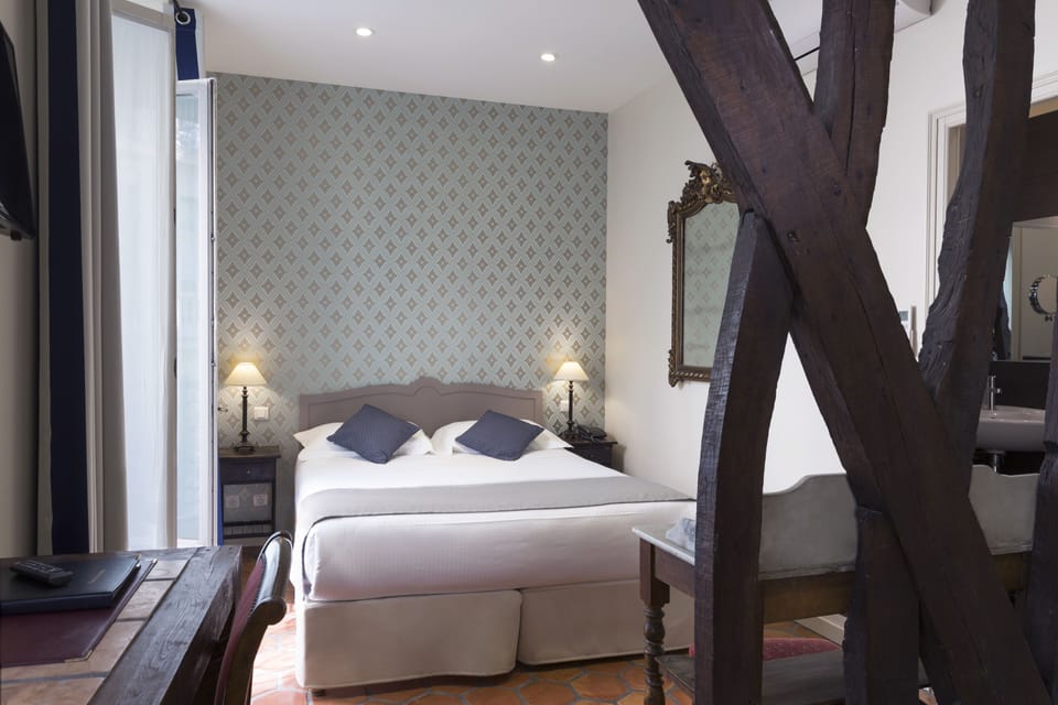 Triple Room | Premium bedding, in-room safe, desk, blackout drapes