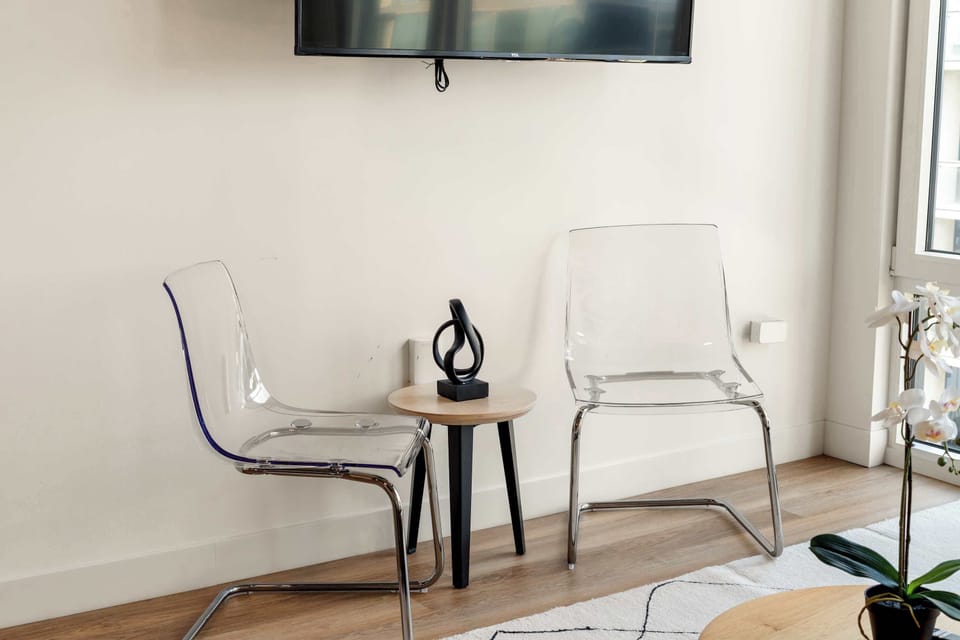 Additional seating areas