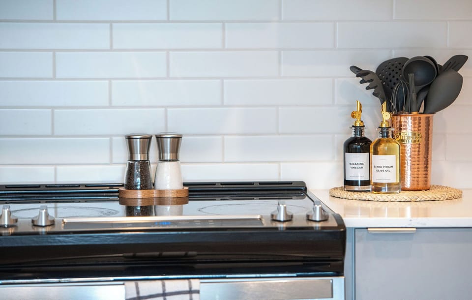 Kitchen & Oven