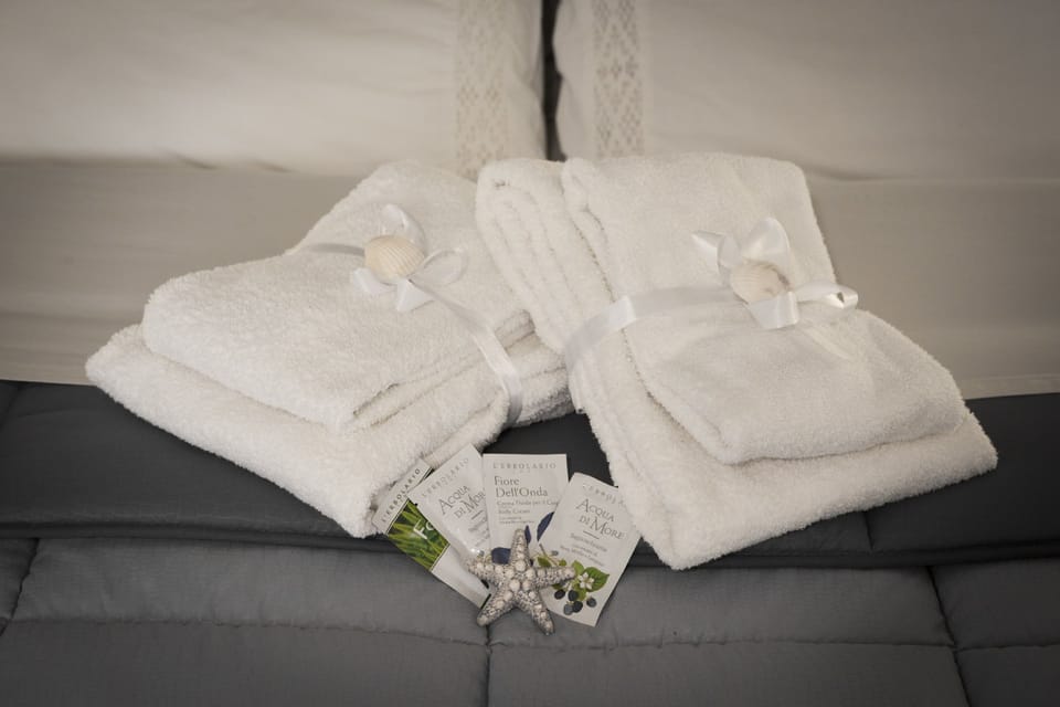 Design Double or Twin Room, City View | Room amenity