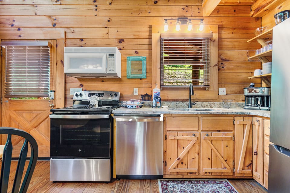 Signature Cabin, 2 Bedrooms, Hot Tub, Mountain View | Private kitchen | Fridge, microwave, oven, stovetop