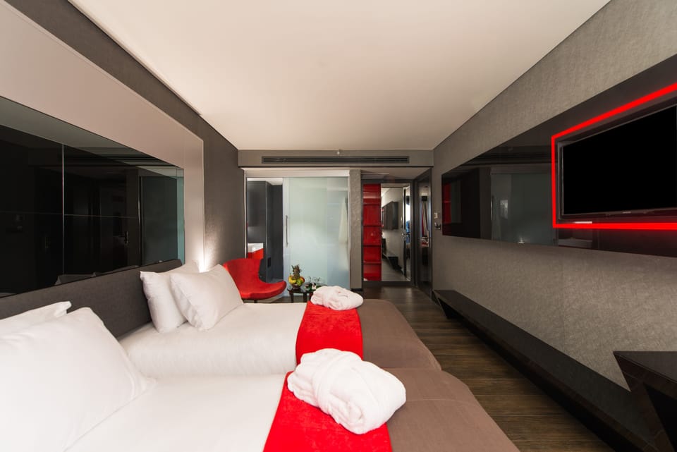 Premium bedding, minibar, in-room safe, laptop workspace