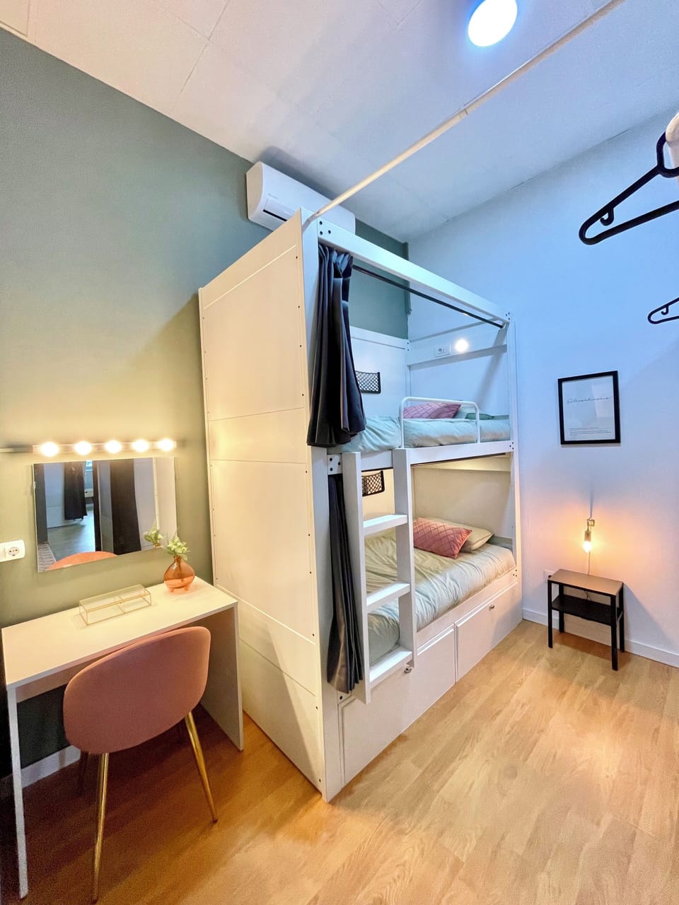 Comfort Shared Dormitory, Mixed Dorm, City View | Iron/ironing board, free WiFi, bed sheets, wheelchair access