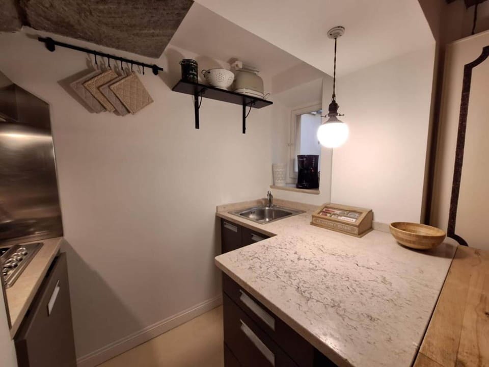 Apartment | Private kitchen | Electric kettle, toaster