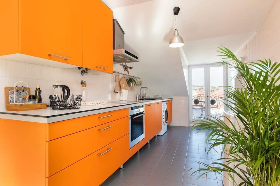 20 ❤️StayInLisbon - Guest-approved kitchen with functional layout and appliances