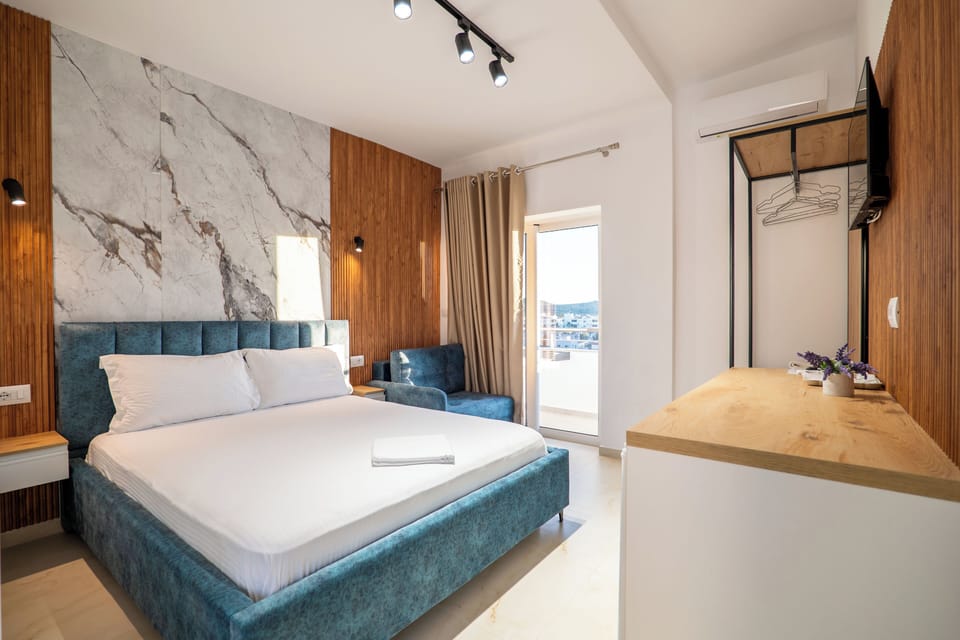Comfort Double Room, Balcony, City View | Desk, soundproofing, free WiFi
