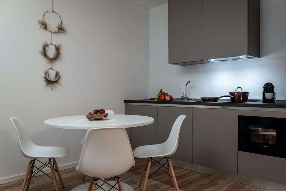 Apartment | Dining