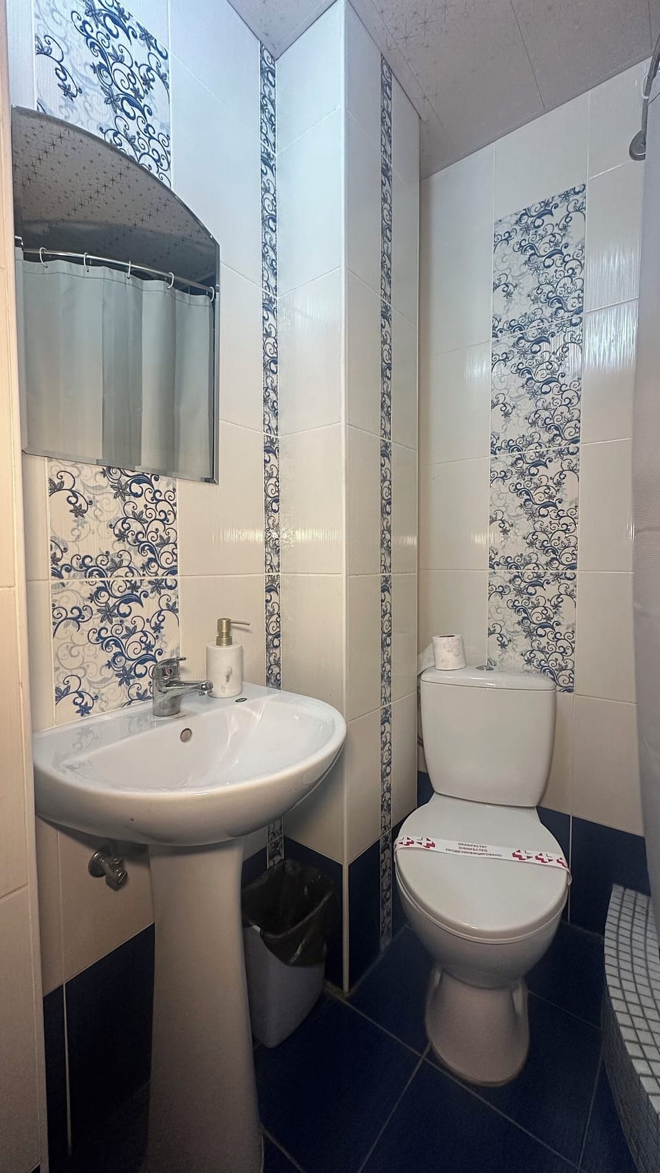 Shower, rainfall showerhead, towels, soap