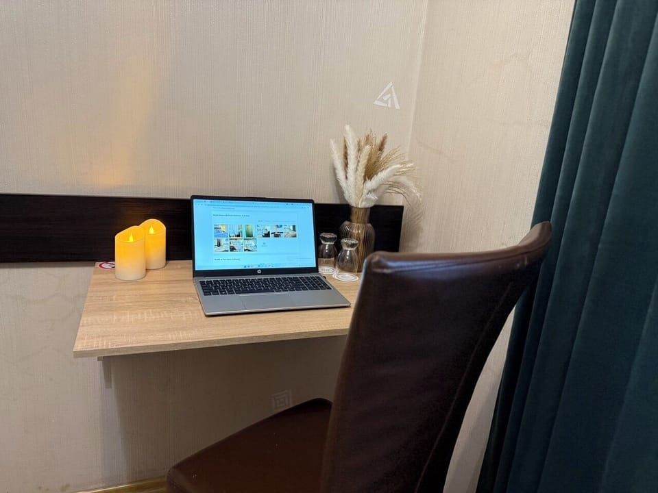 Basic Double Room | Hypo-allergenic bedding, desk, laptop workspace, free WiFi