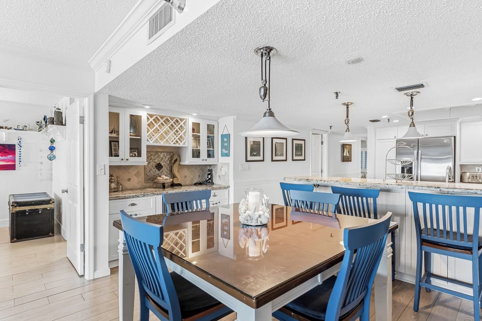 JC Resorts Sand Dollar 210 Dining Room Indian Shores-2(2048 Pixels)13