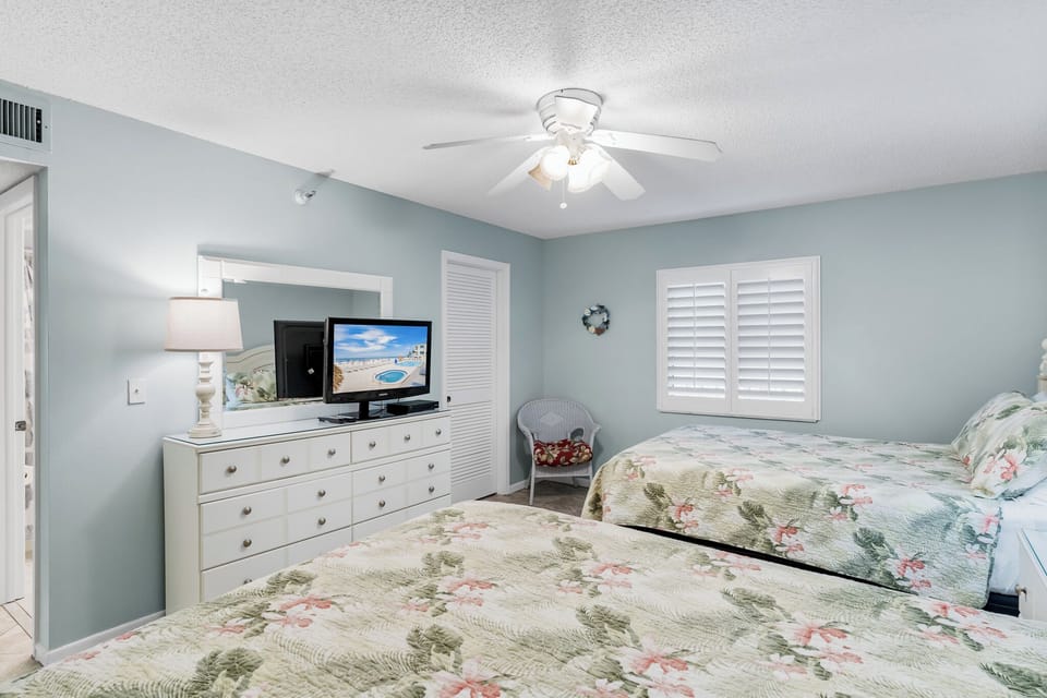 JC Resorts Sand Dollar 309 Bedroom 1 Indian Shores-2(2048 Pixels)24